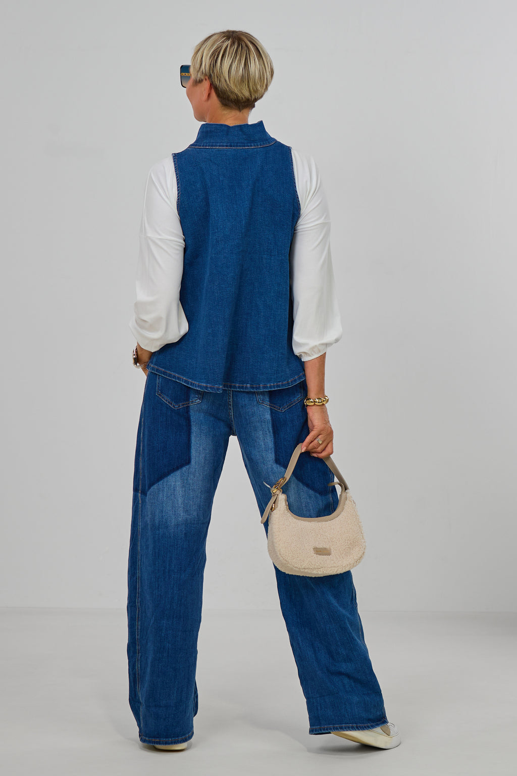 Jeansweste mit schräger Knopfleiste, blue denim