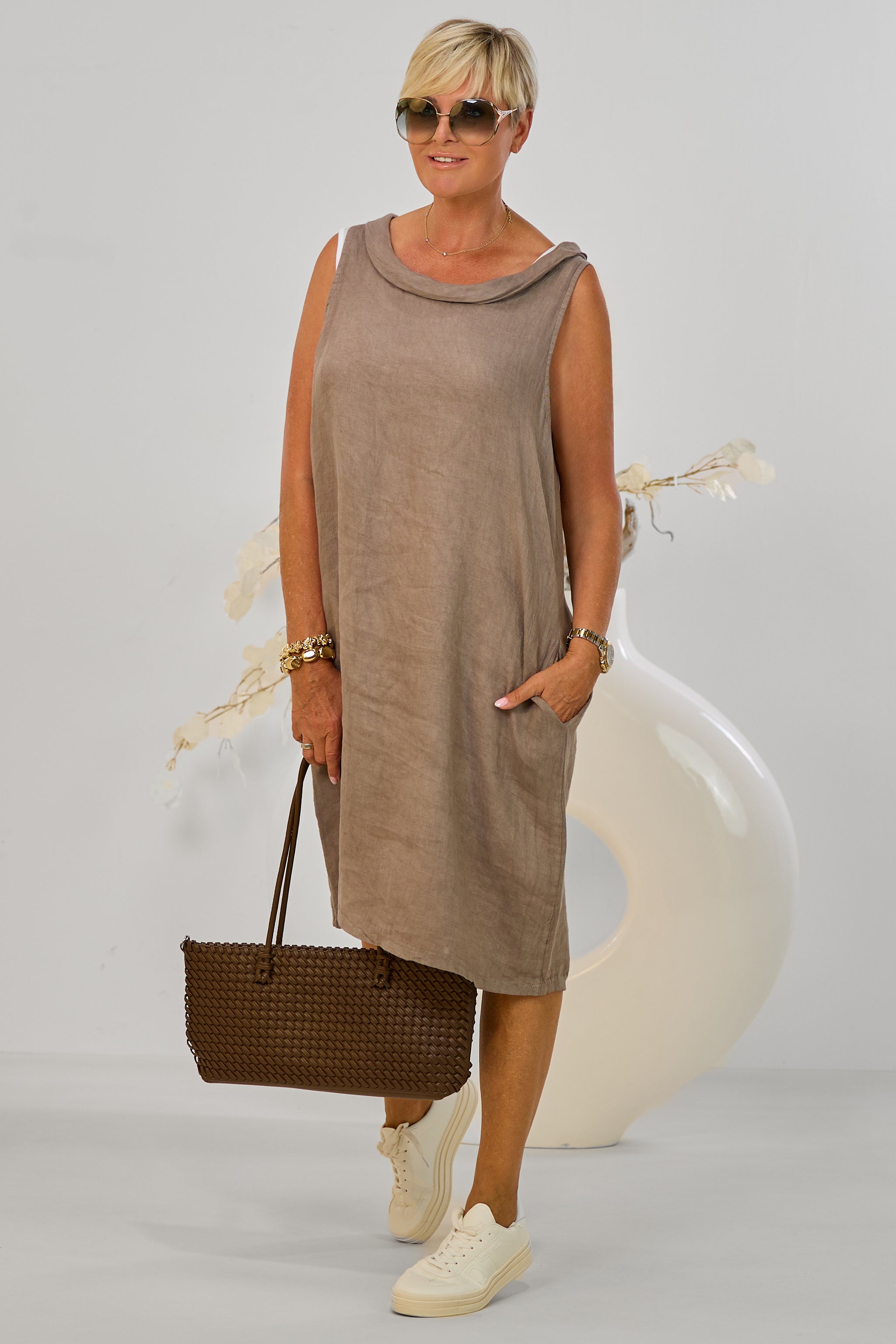 Leinen Kleidchen mit weitem Ausschnitt, taupe