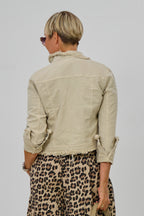 kurze Jeansjacke mit kleinen Fransen, beige