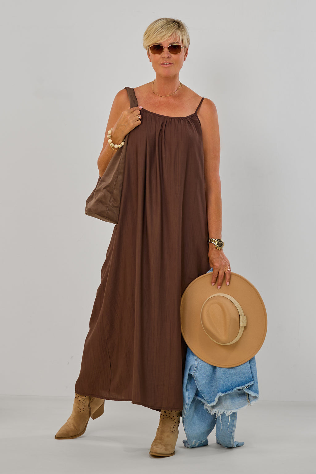 Langes Maxi-Kleid mit Spaghetti-Trägern, schokobraun