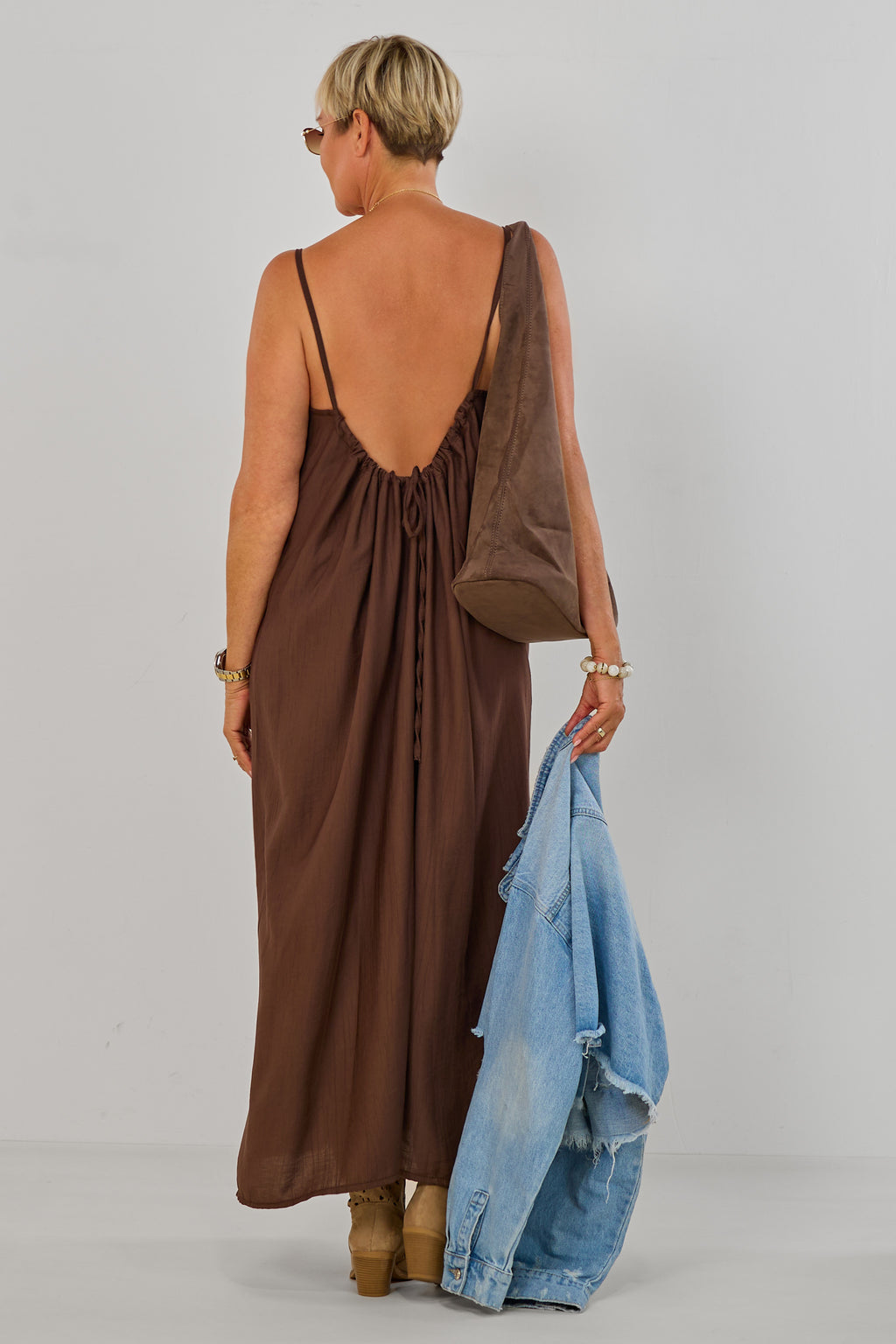 Langes Maxi-Kleid mit Spaghetti-Trägern, schokobraun