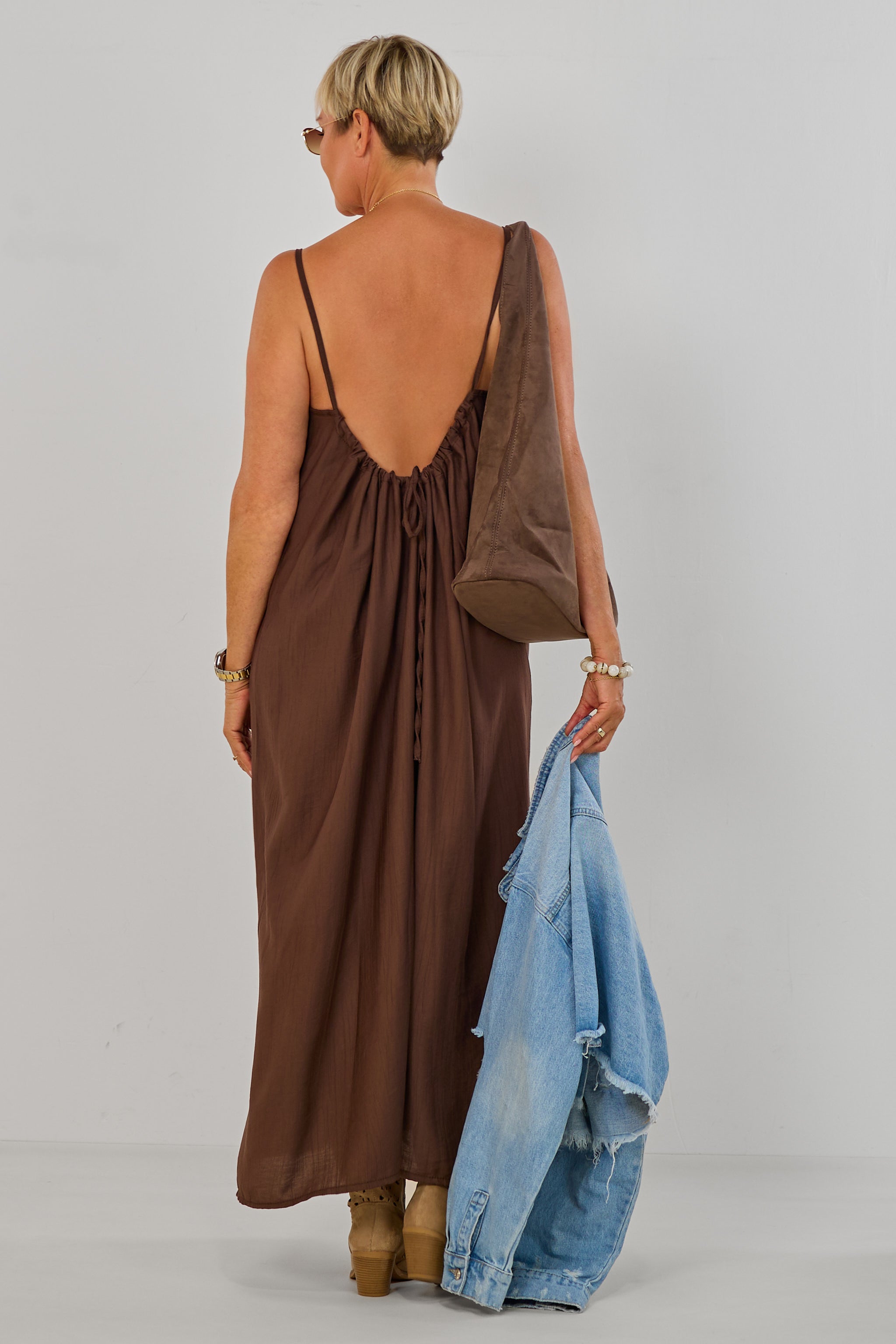Langes Maxi-Kleid mit Spaghetti-Trägern, schokobraun