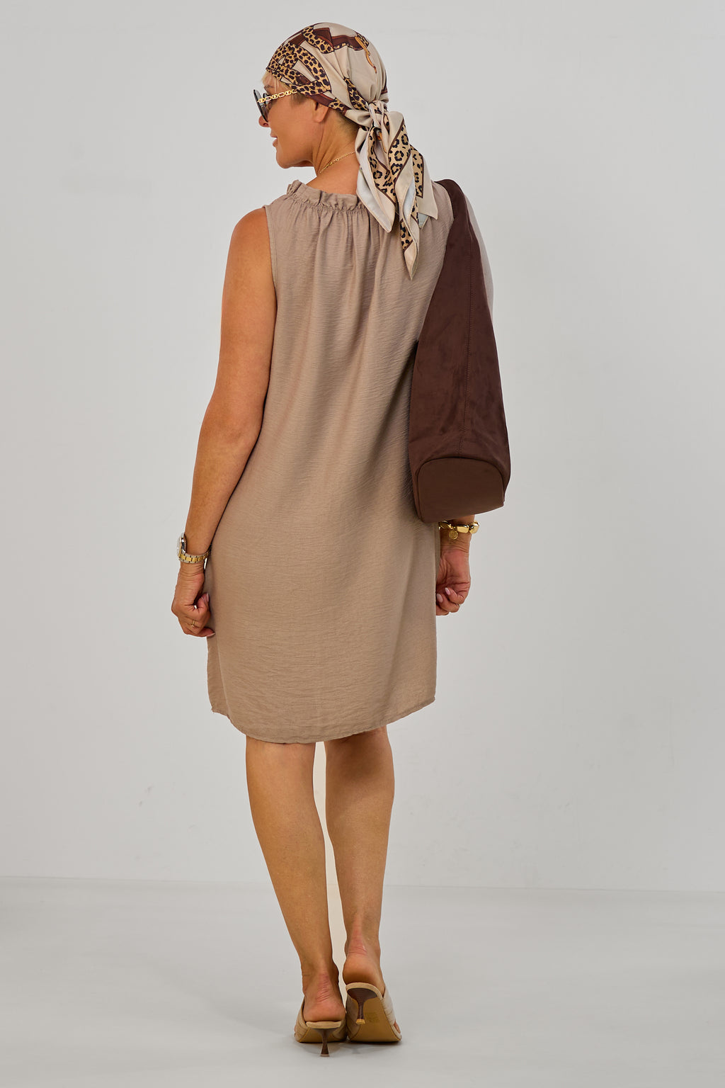 Kleidchen mit elastischem Ausschnitt, taupe-uni