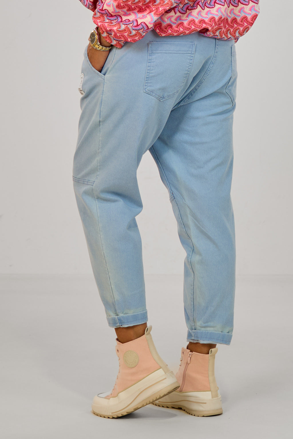 Baggy Jeans mit Ziernähten, hell denim blau