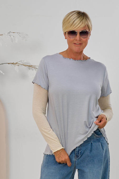 Basic Shirt mit leicht gewellten Abschlüssen - groß, hellgrau