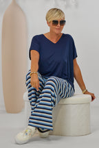 Kurzarm Basic Shirt mit V-Ausschnitt, marineblau