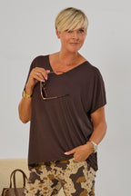 Kurzarm Basic Shirt mit V-Ausschnitt, braun
