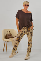 Hose mit elastischem Bund im Knitterlook, stein-animal
