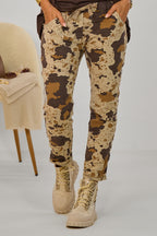 Hose mit elastischem Bund im Knitterlook, stein-animal