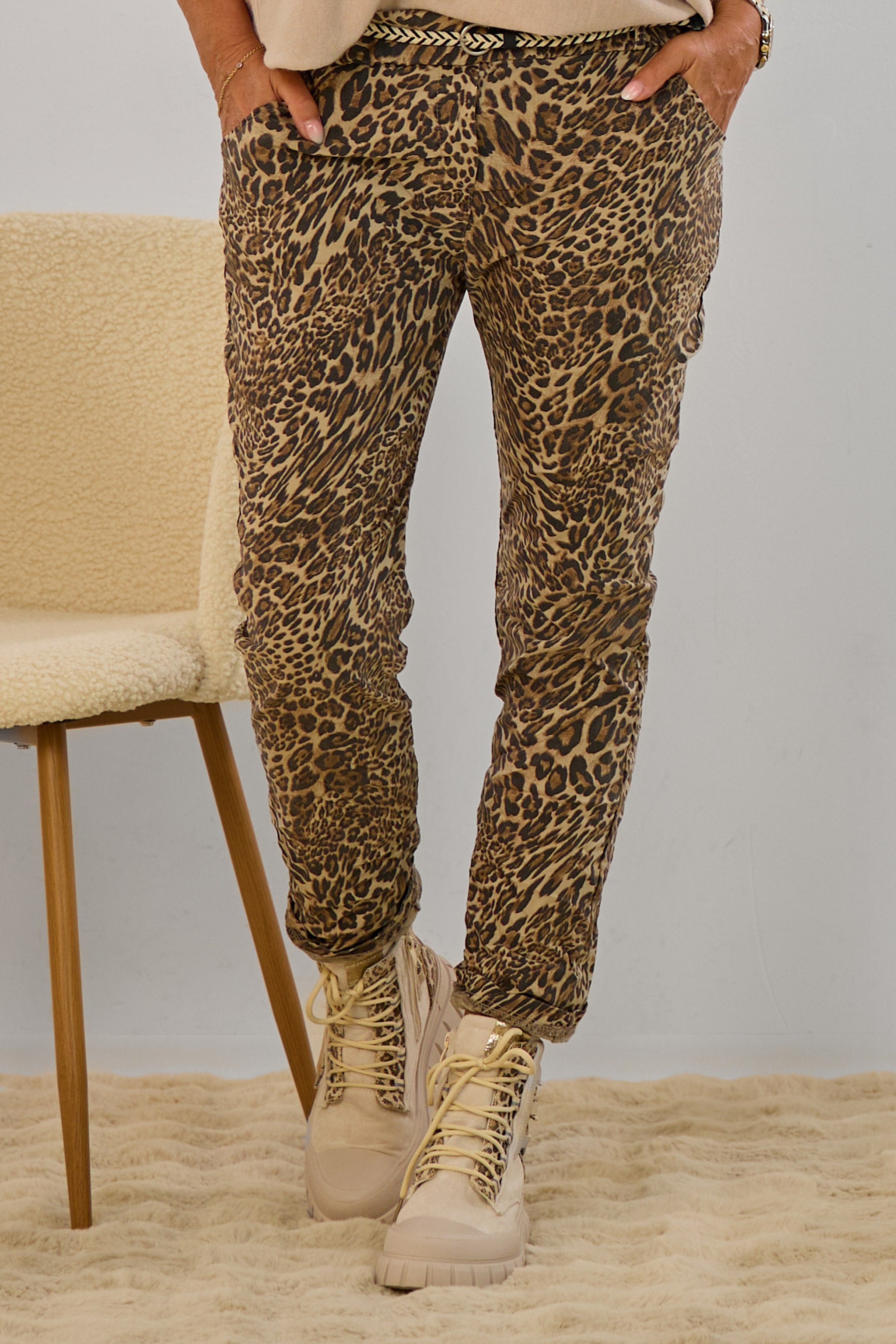 Hose mit elastischem Bund im Knitterlook, taupe-leo