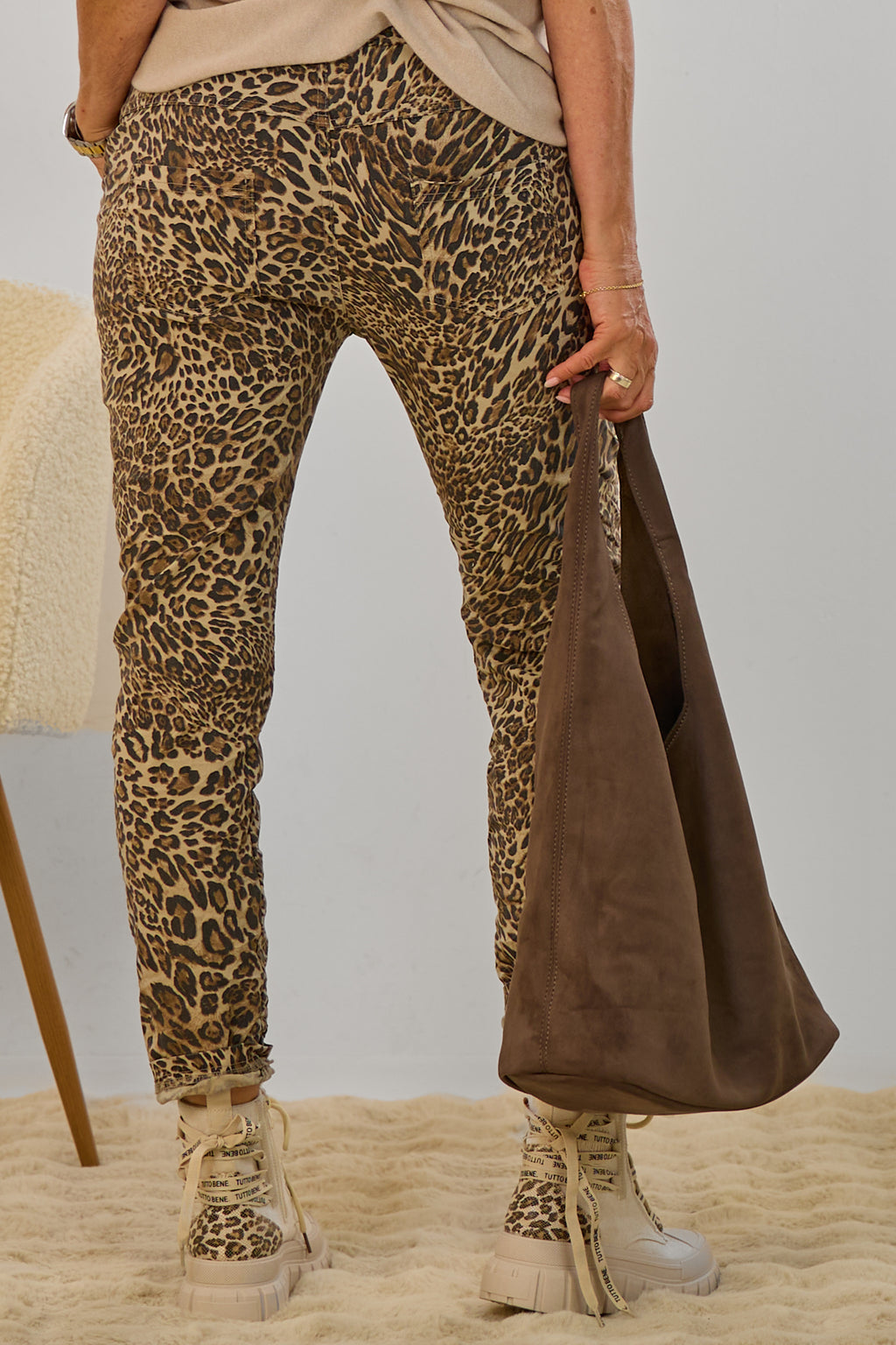 Hose mit elastischem Bund im Knitterlook, taupe-leo