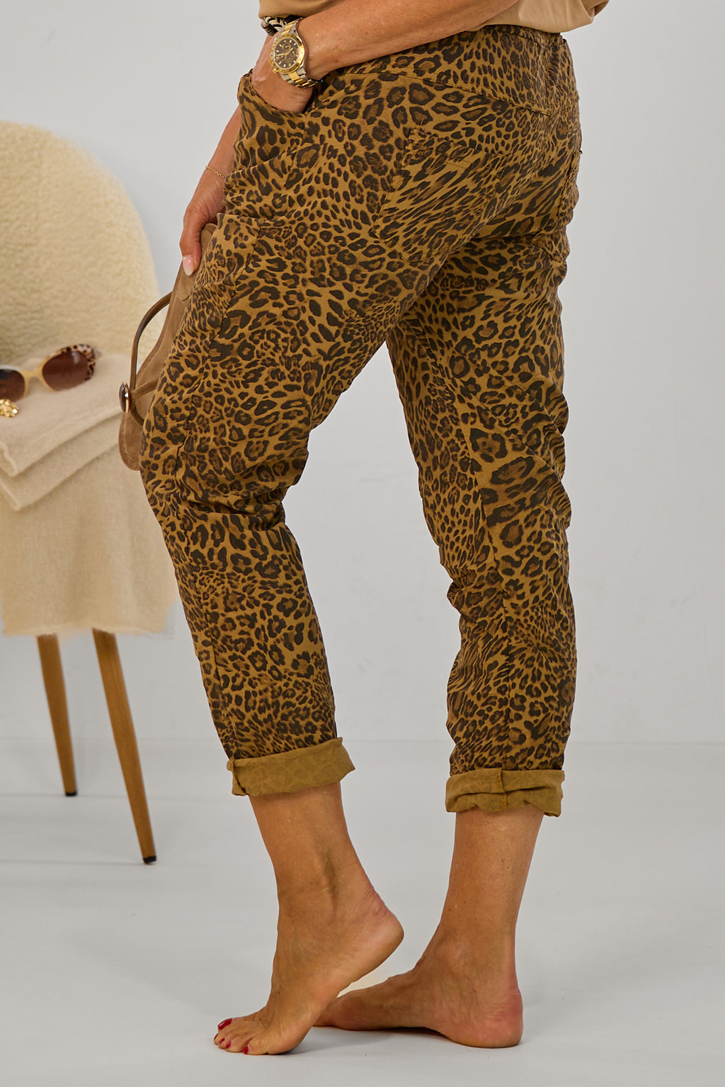 Hose mit elastischem Bund im Knitterlook, braun-leo