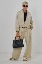 Hose mit breiten Falten am Bund, beige