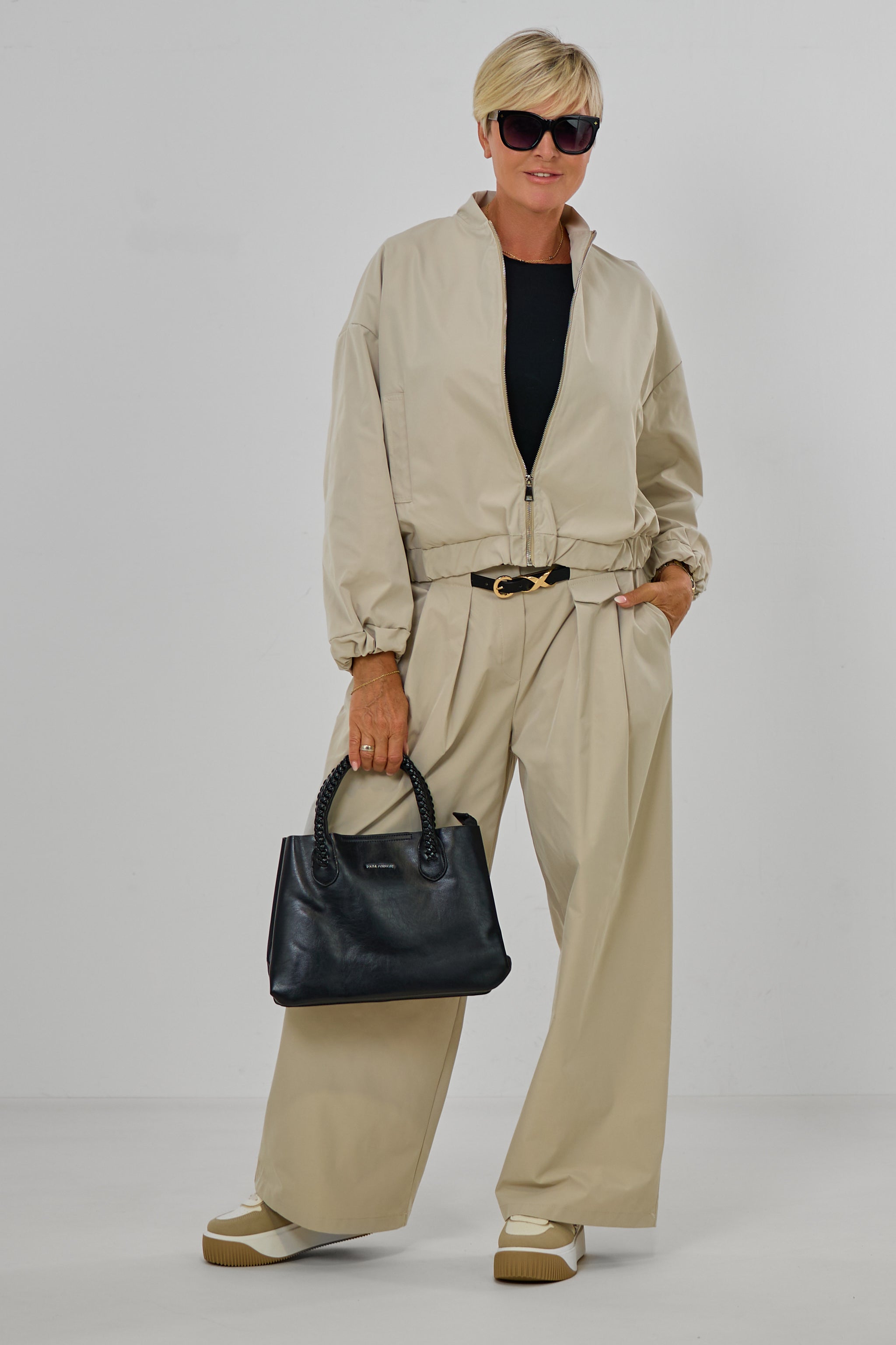 Hose mit breiten Falten am Bund, beige