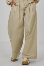 Hose mit breiten Falten am Bund, beige