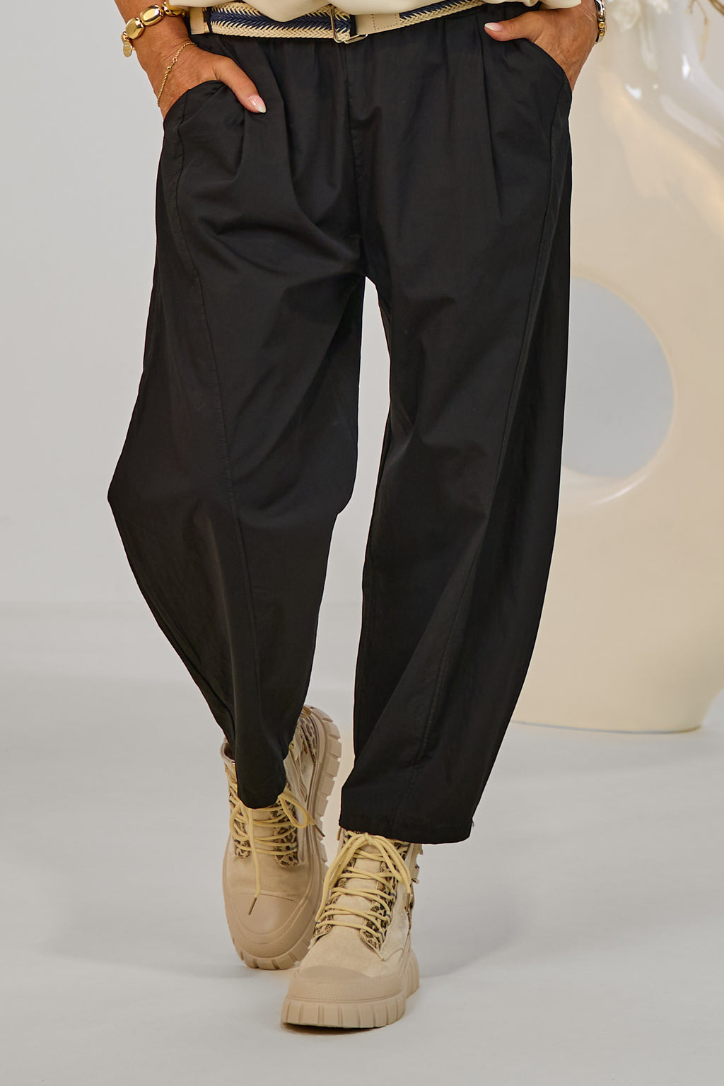 Leichte Hose im Balloon-Style, schwarz