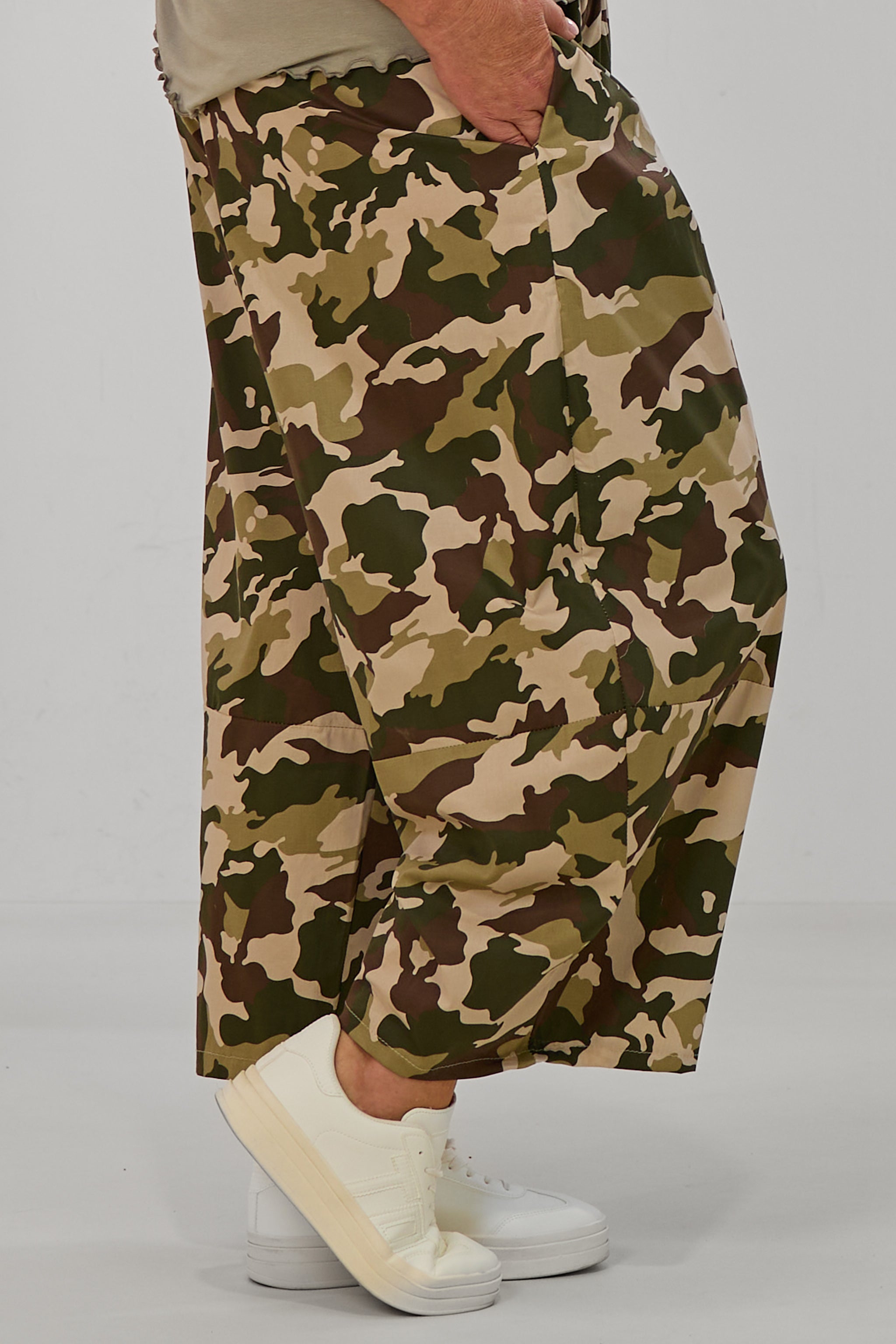 Leichte Hose im Bottle-Style, camouflage-beige