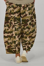 Leichte Hose im Bottle-Style, camouflage-beige