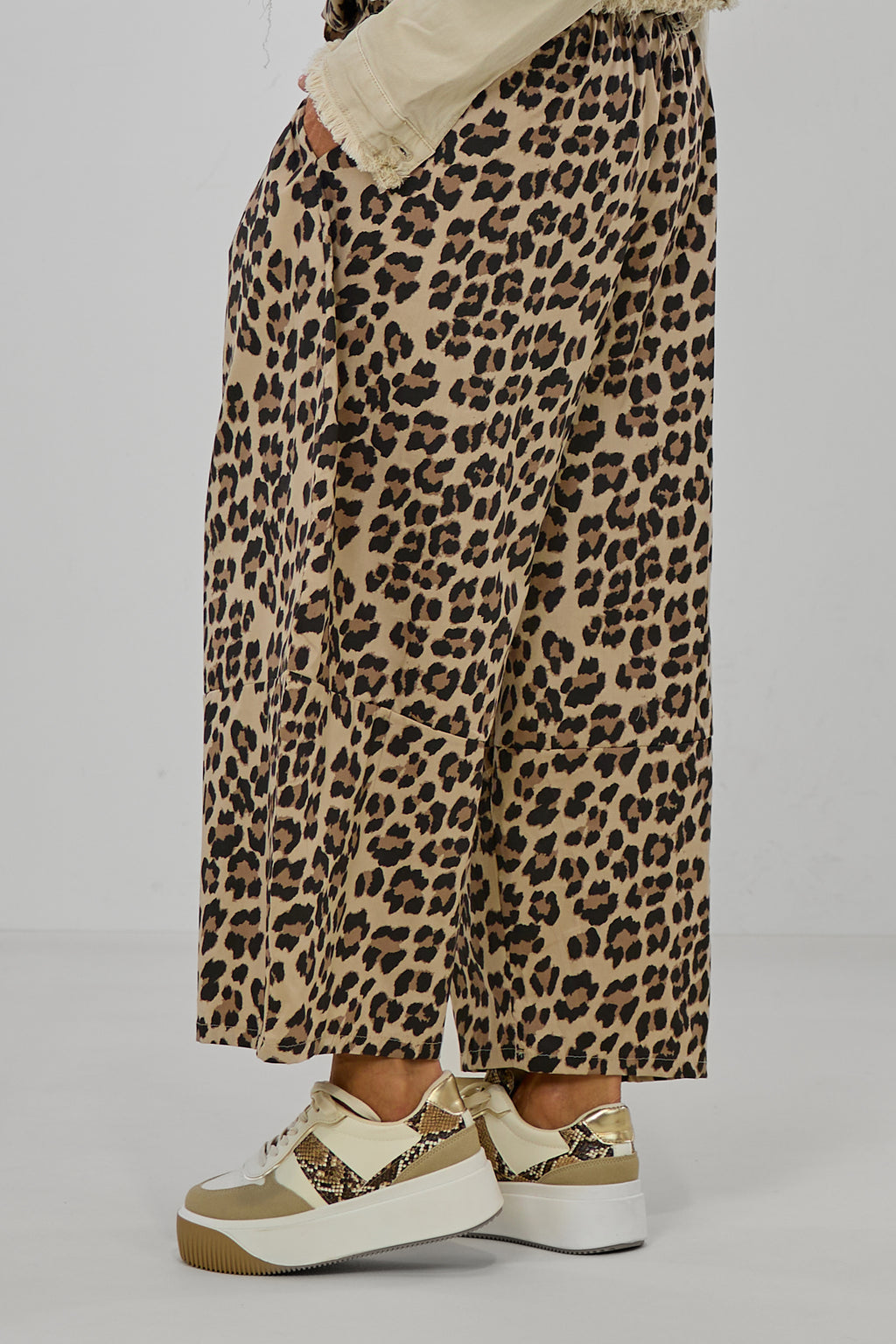 Leichte Hose im Bottle-Style, leo-beige