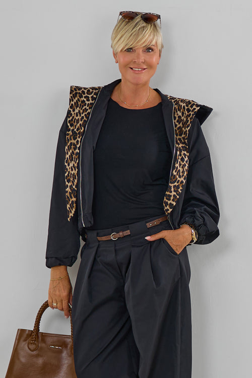 Blouson mit abnehmbarer Leo-Kapuze, schwarz