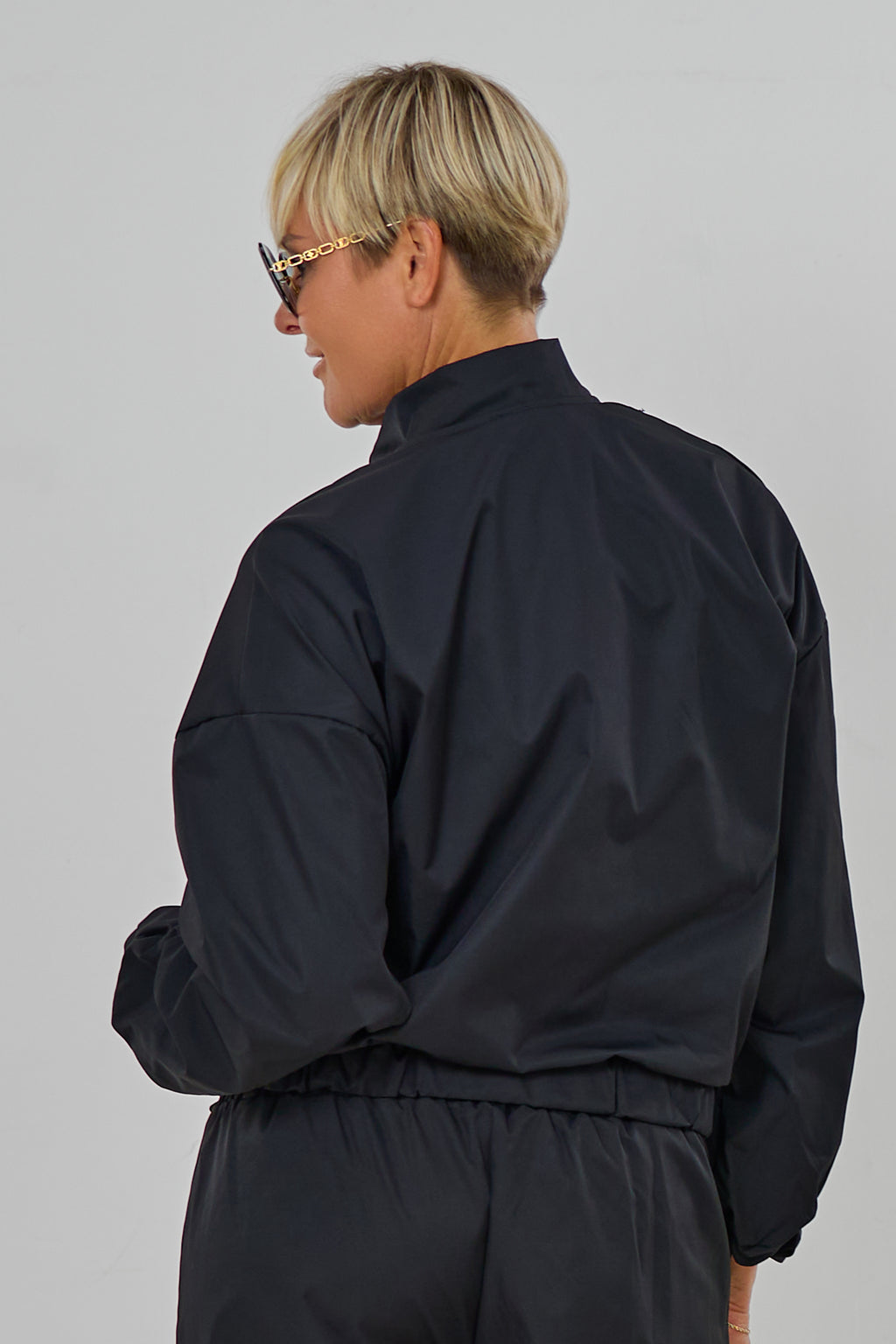 Blouson mit abnehmbarer Leo-Kapuze, schwarz