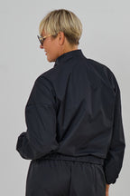 Blouson mit abnehmbarer Leo-Kapuze, schwarz