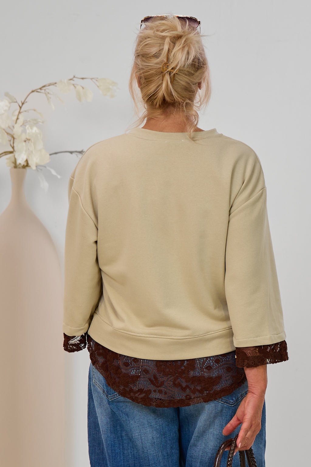 Sweaty mit BEAUTIFUL Flock und Spitze, beige