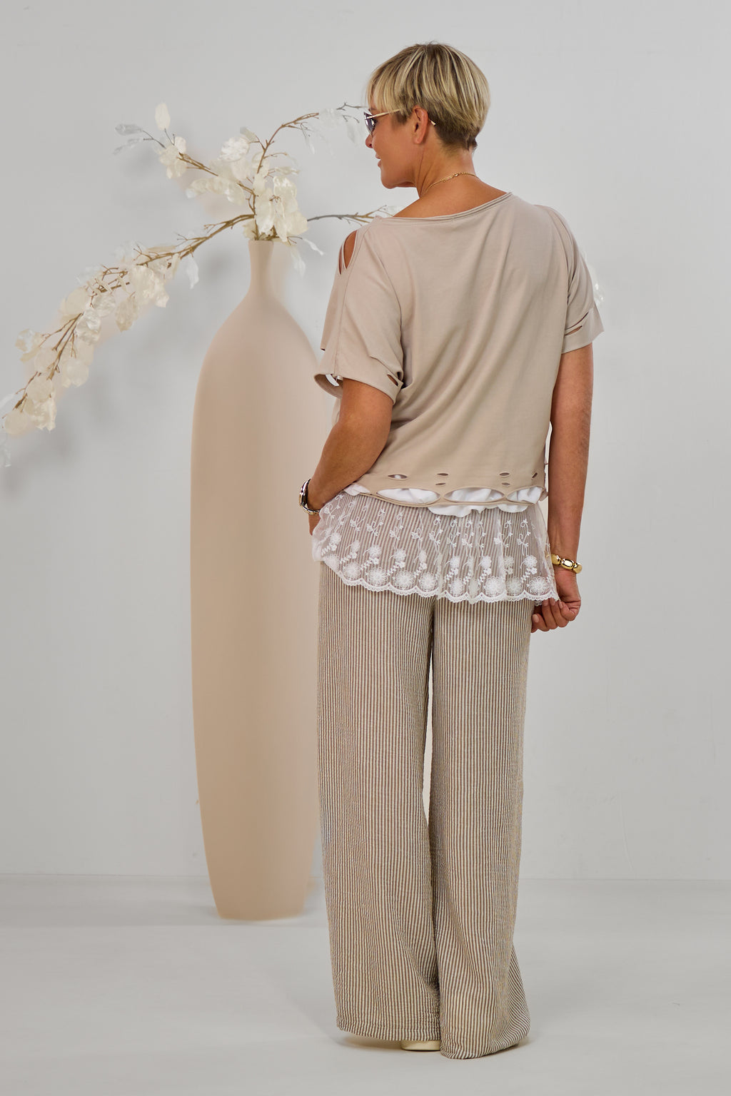 Cut-Out T-Shirt UPSTATE, beige-weiß