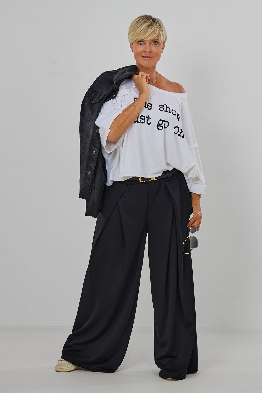 Shirt "the show must go on", weiß