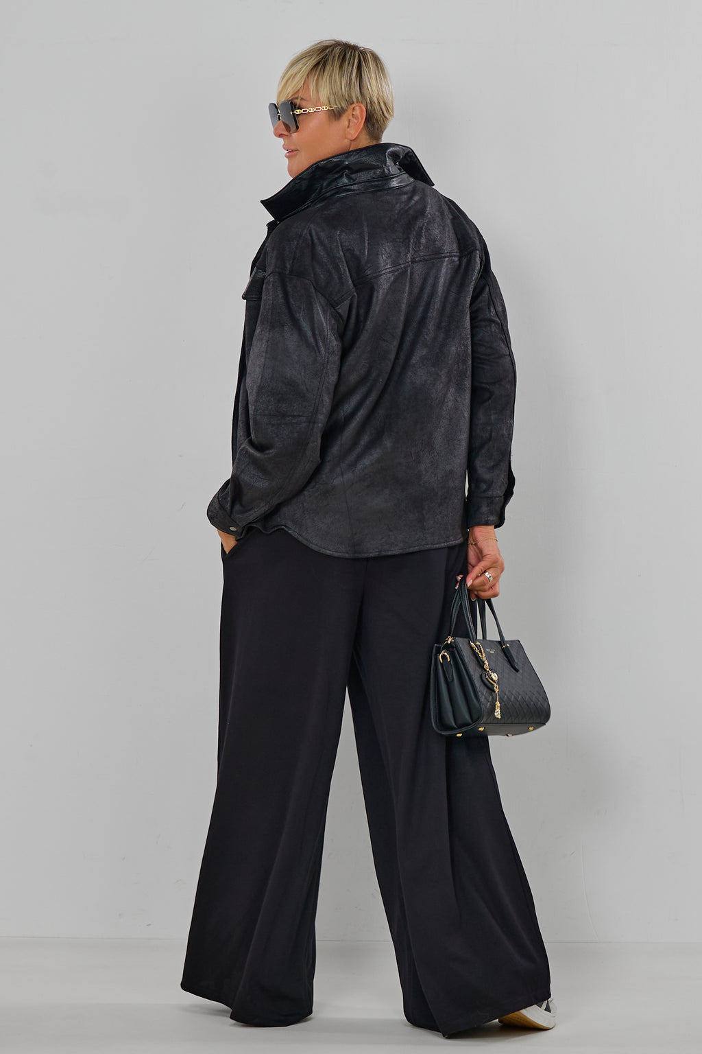 Hemdbluse in Waschleder-Optik, schwarz