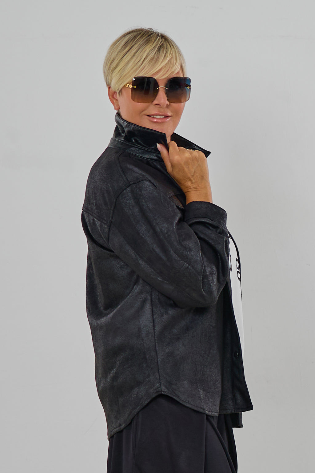 Hemdbluse in Waschleder-Optik, schwarz