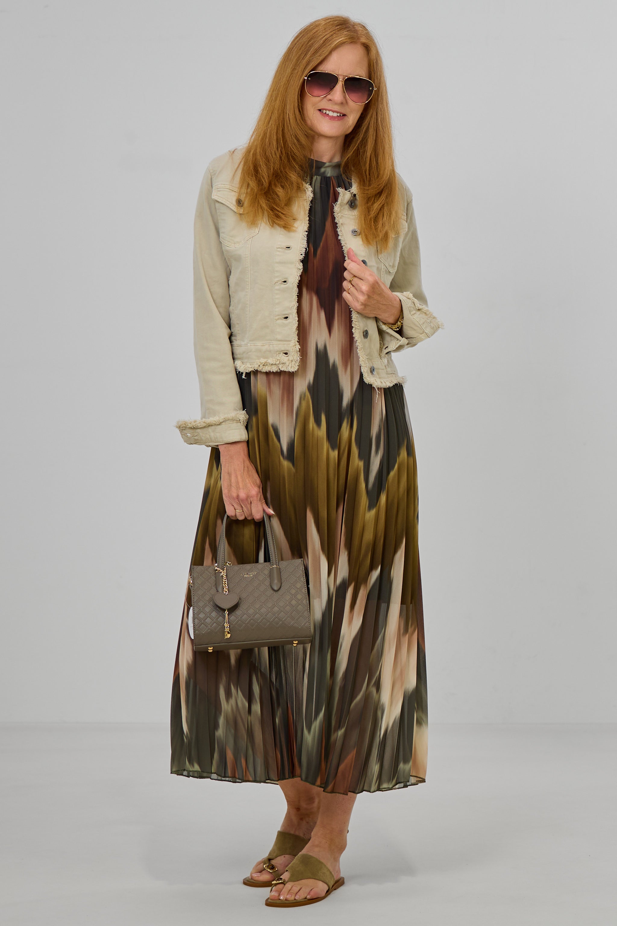 Langes Plissée-Neckholder-Kleid, grün-braun