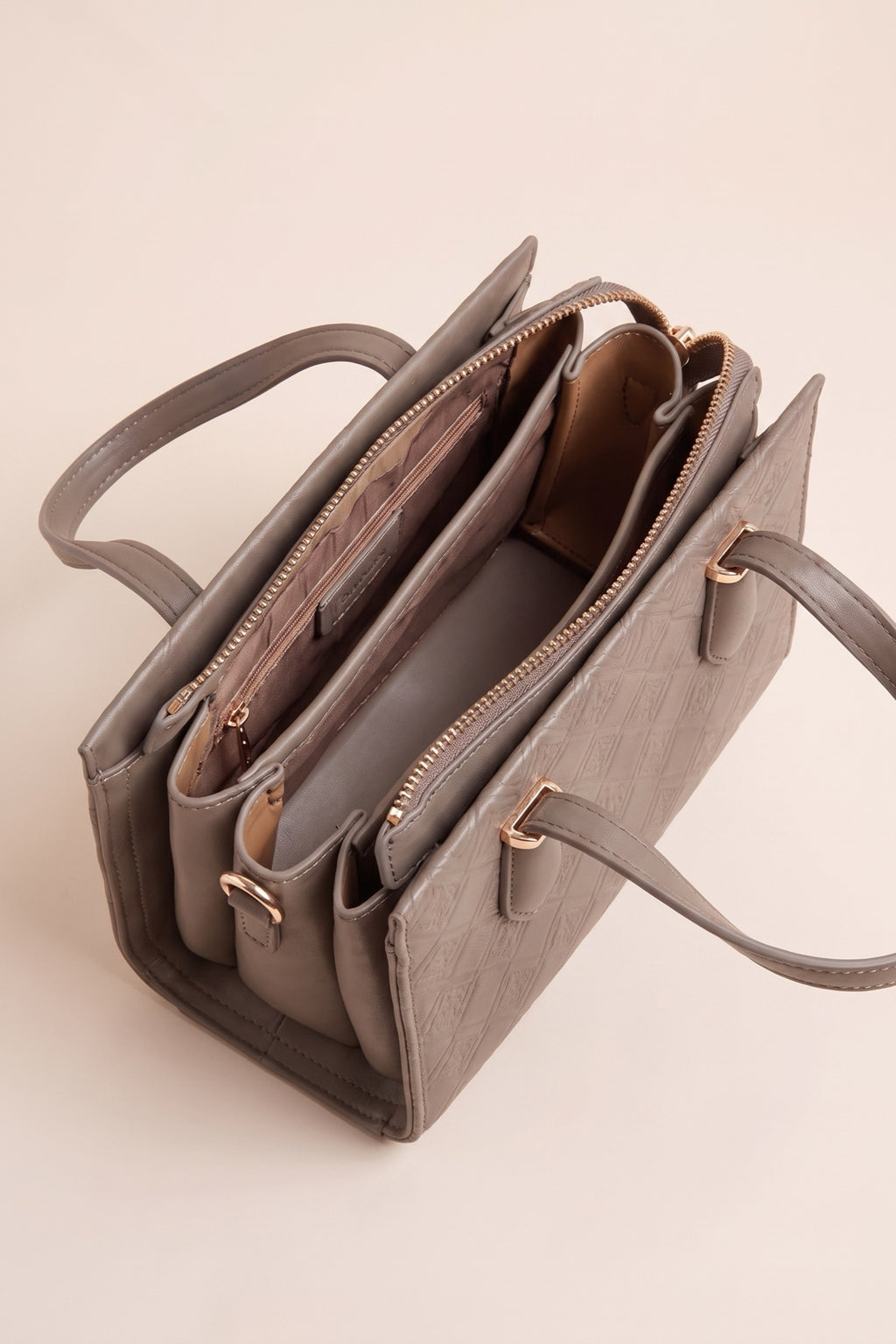 kleine, elegante Tasche mit Rauten, grau