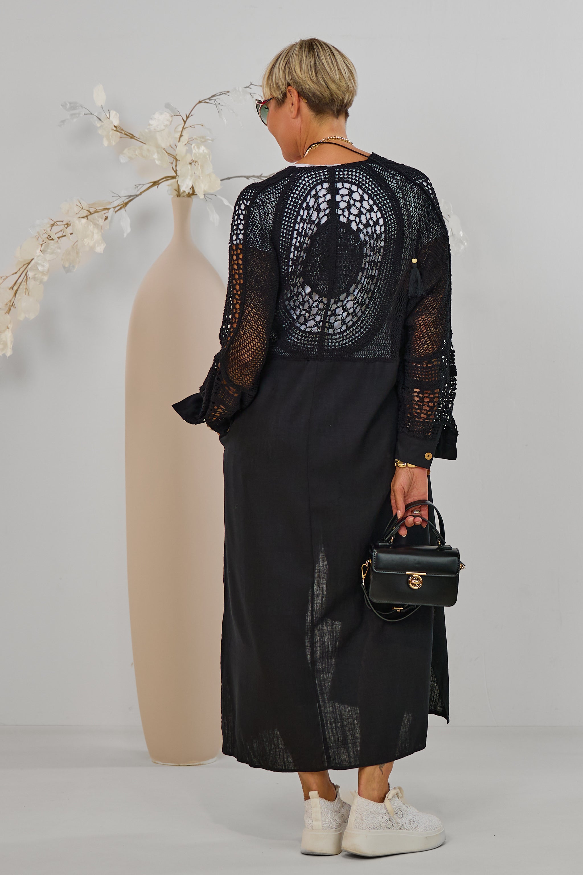 Sommer-Longjacke mit Häkeleinsatz, schwarz