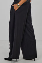 Weite Hose mit breiten Falten, schwarz
