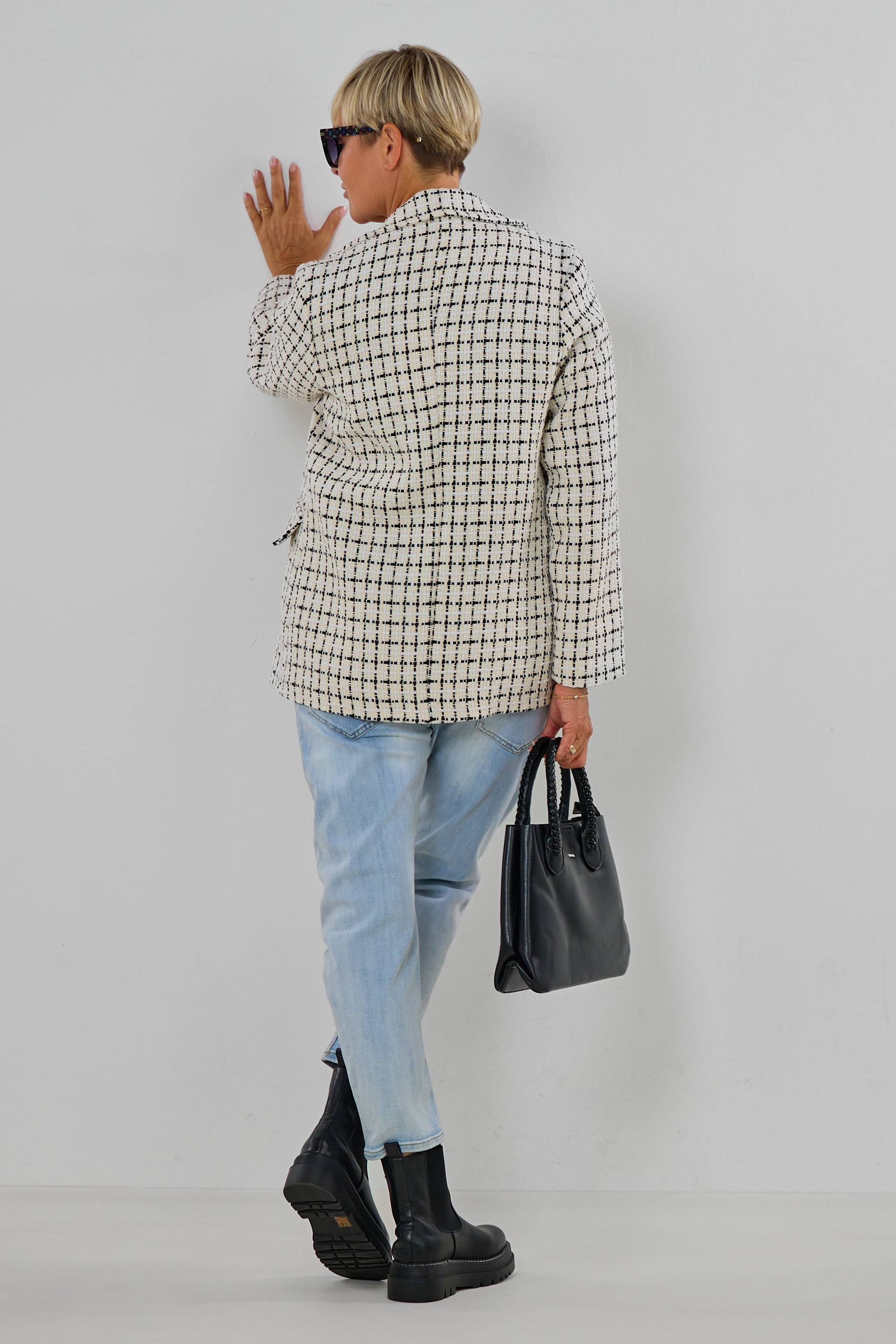 Tweed-Blazer mit breitem Revers, creme-schwarz