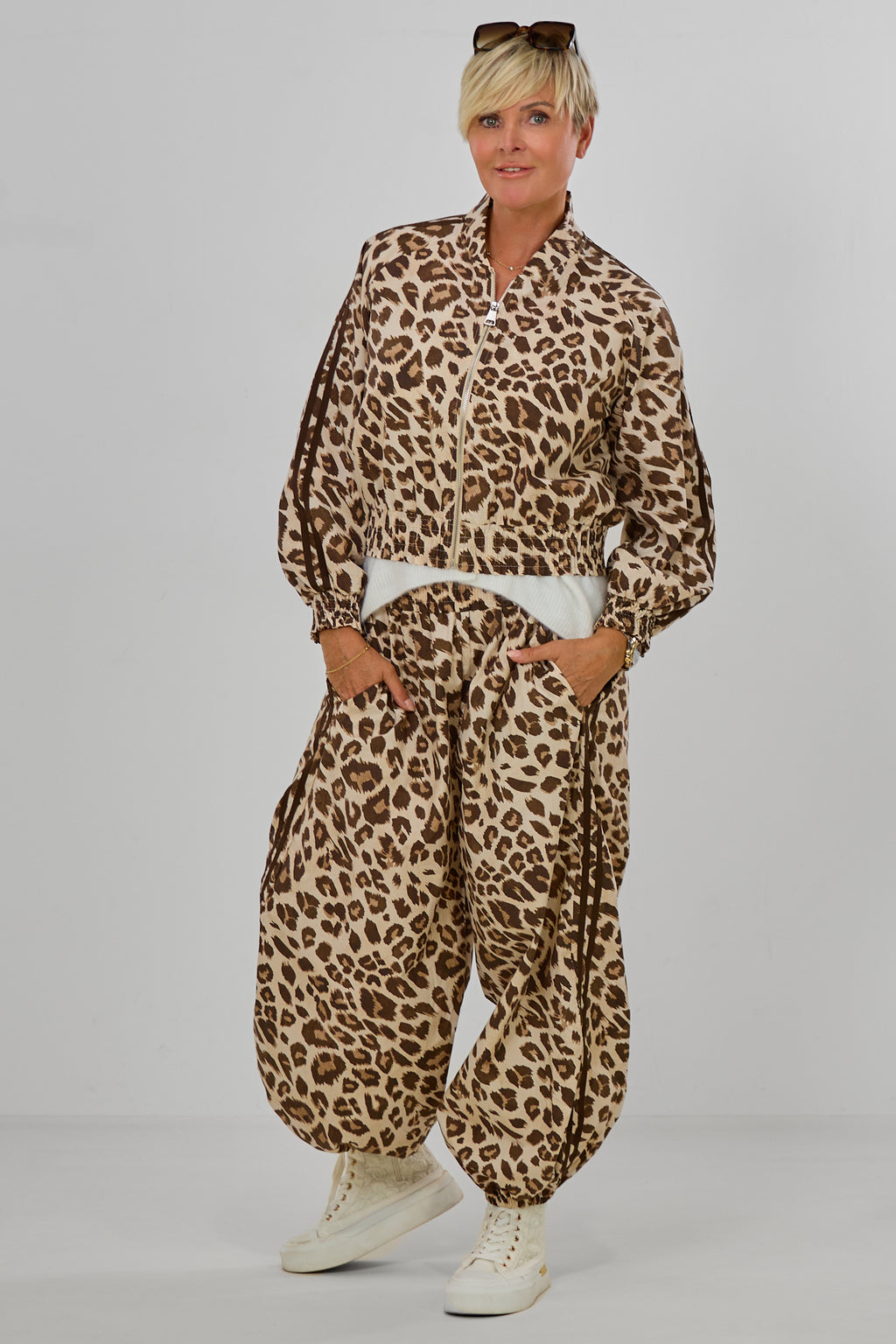 Leichte Pumphose im Leo-Look mit Streifen, leo-beige-braun