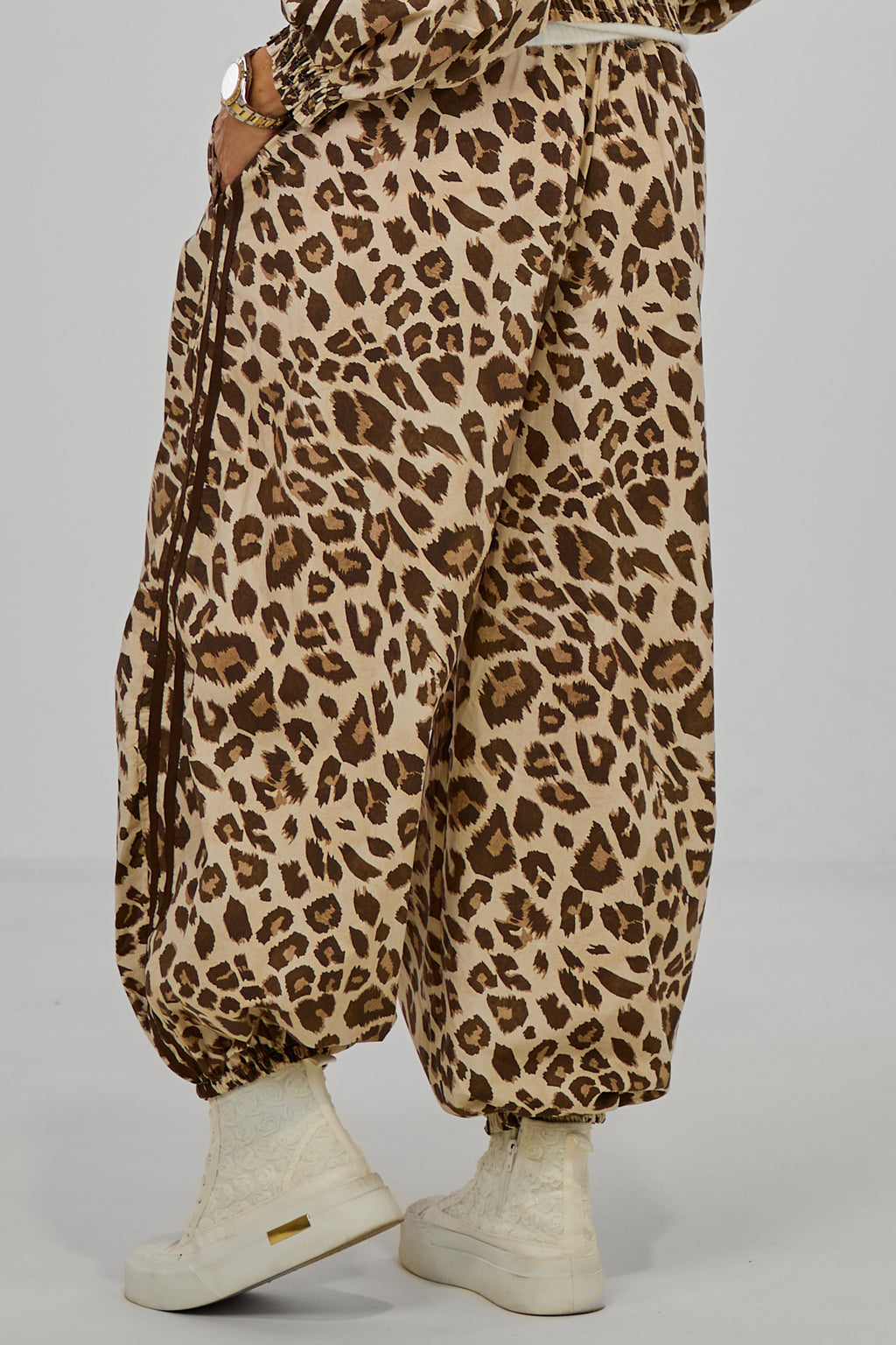 Leichte Pumphose im Leo-Look mit Streifen, leo-beige-braun