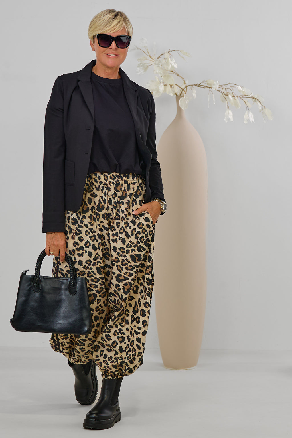 Leichte Pumphose im Leo-Look mit Streifen, leo-beige-schwarz