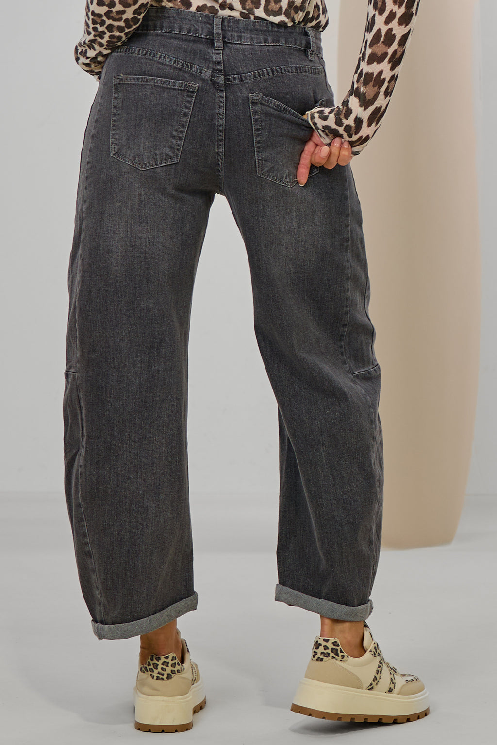 Jeans im leichten Balloon-Style, anthrazit