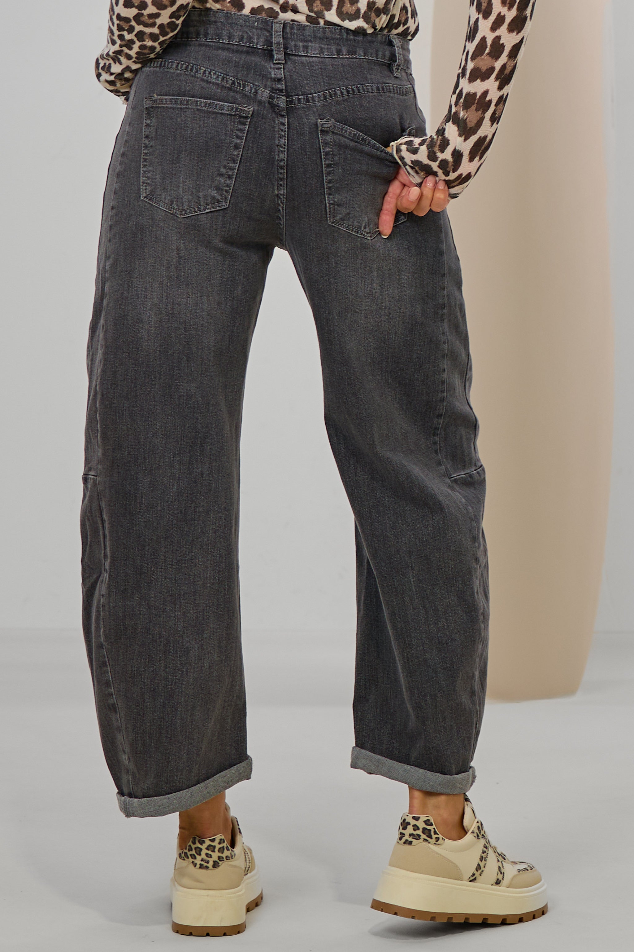 Jeans im leichten Balloon-Style, anthrazit