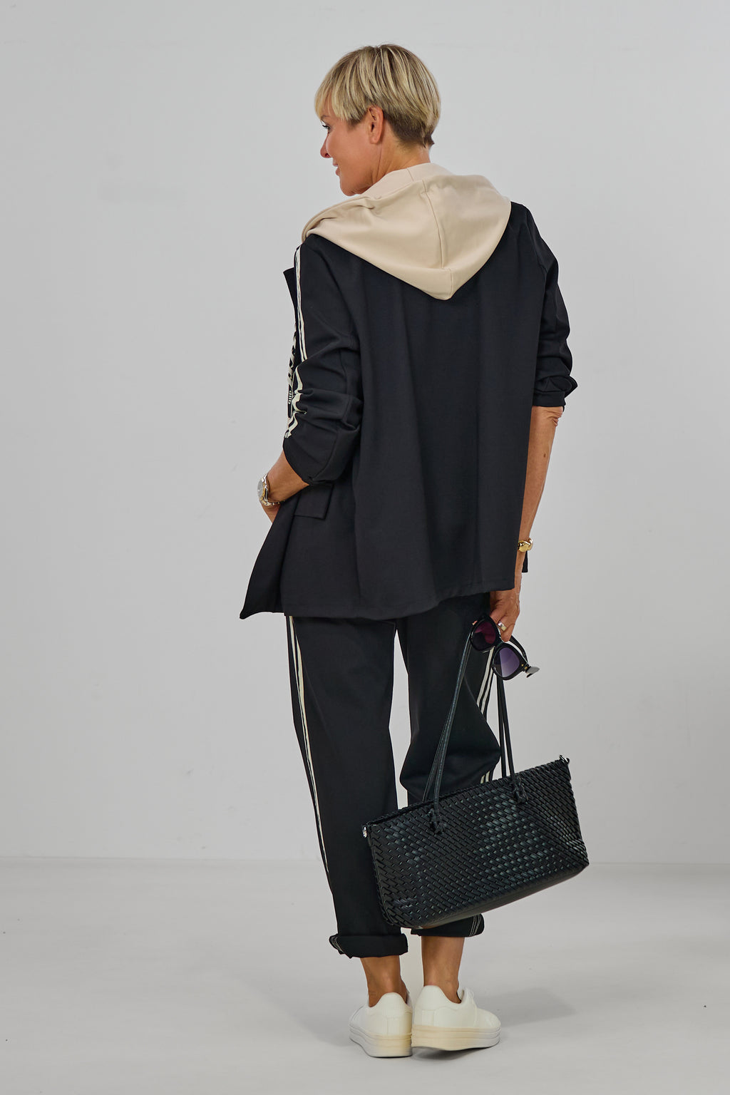 Sportlicher Blazer mit  Kapuze, schwarz-beige