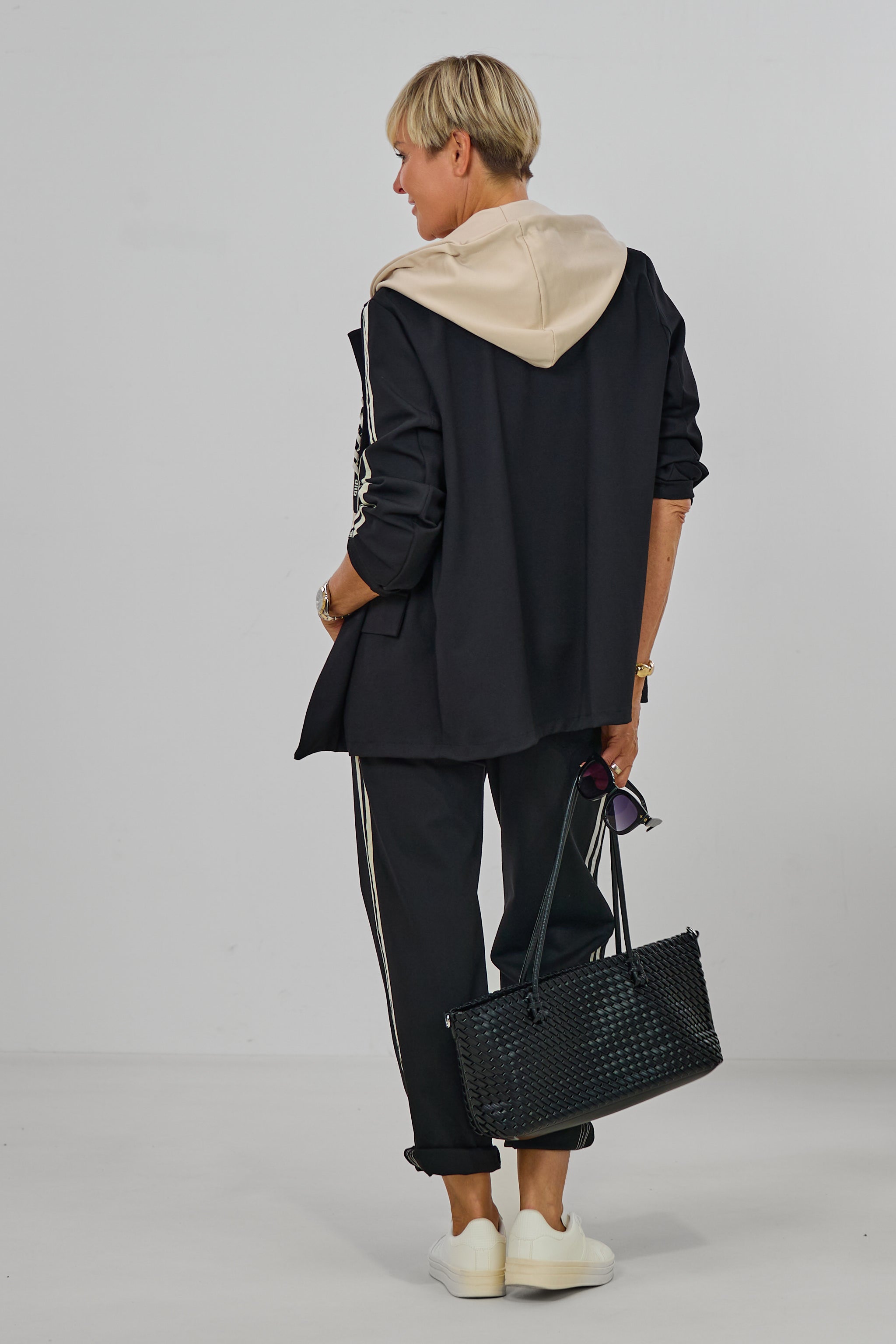 Sportlicher Blazer mit  Kapuze, schwarz-beige