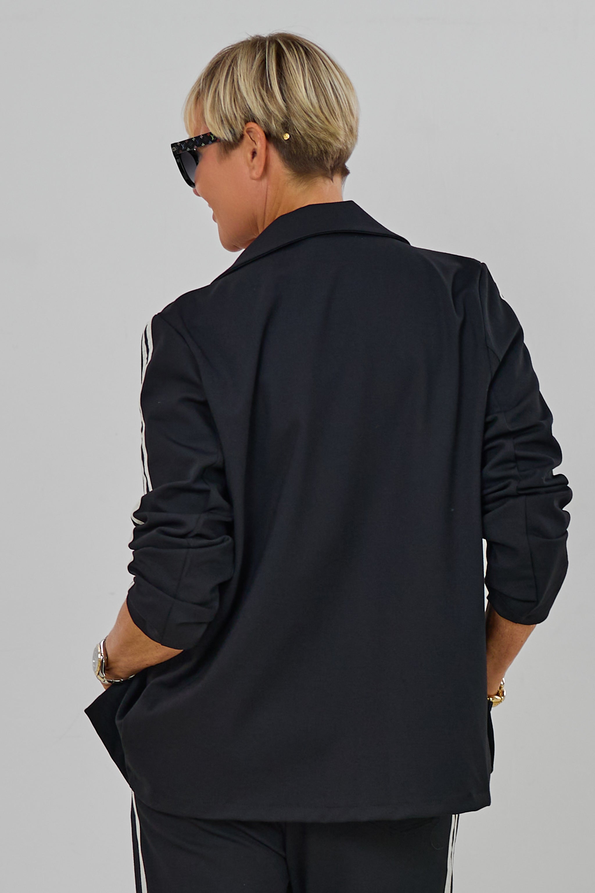 Sportlicher Blazer mit  Kapuze, schwarz-beige