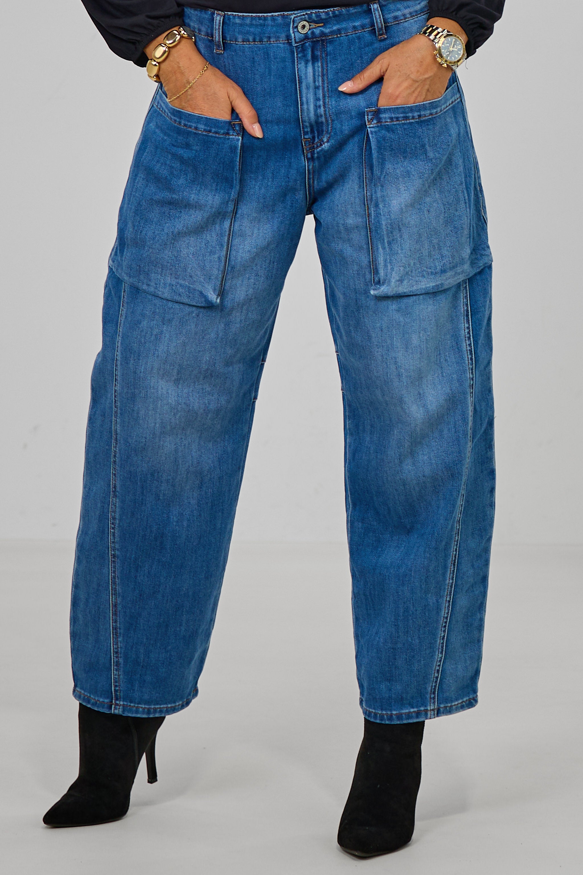 Barrel-Jeans mit aufgesetzten Taschen, denim