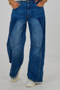 Jeans in a lightweight barrel style, denim