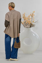 Hemdjacke in Waschleder-Optik mit Strickärmeln, taupe