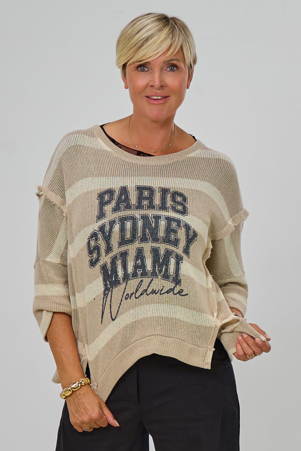 gestreifter Strickpulli PARIS Worldwide, beige-weiß