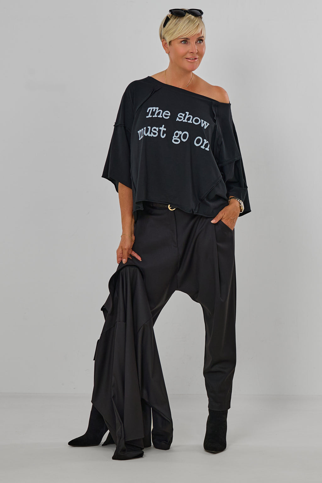Shirt "the show must go on", schwarz