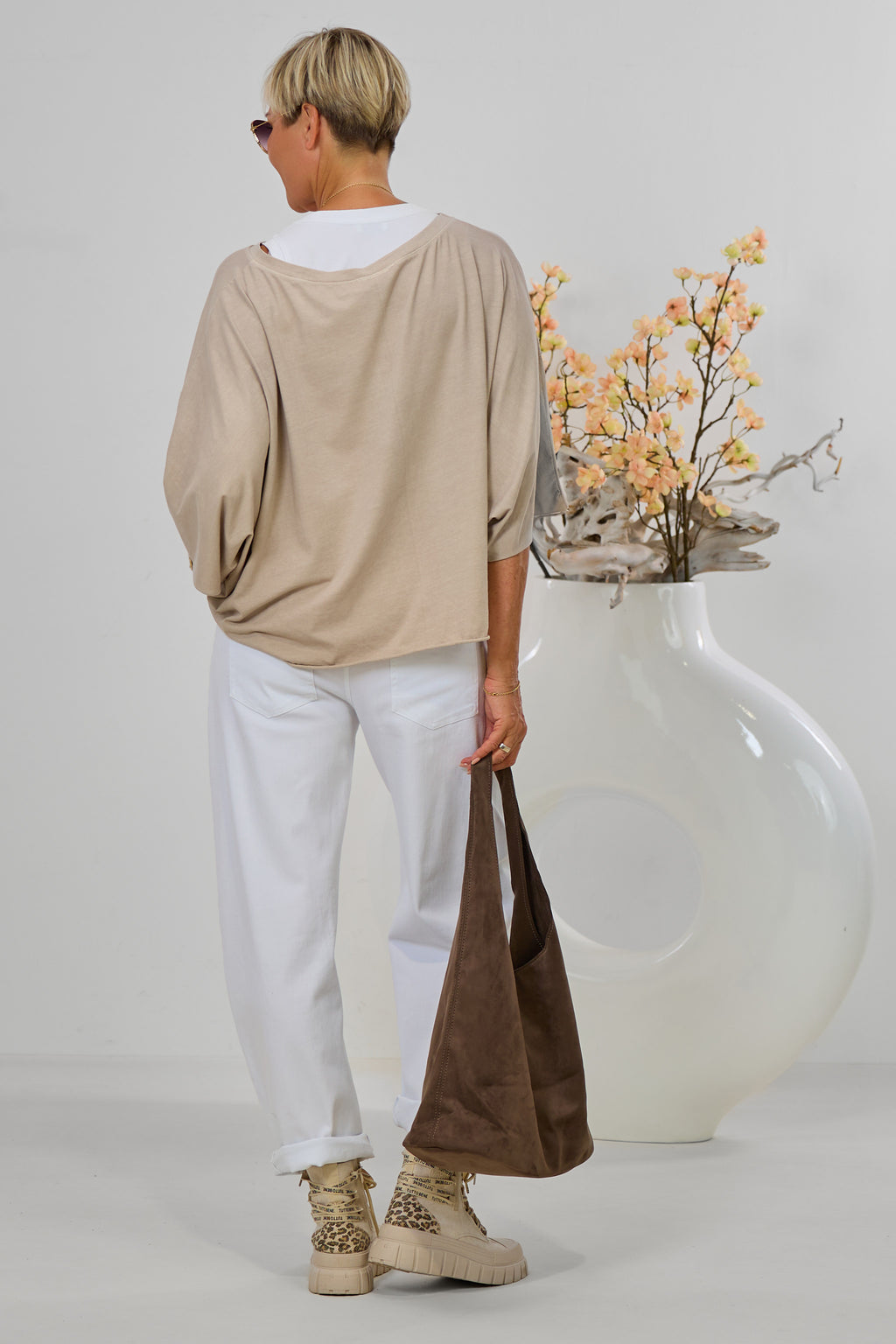 Shirt "the show must go on", beige
